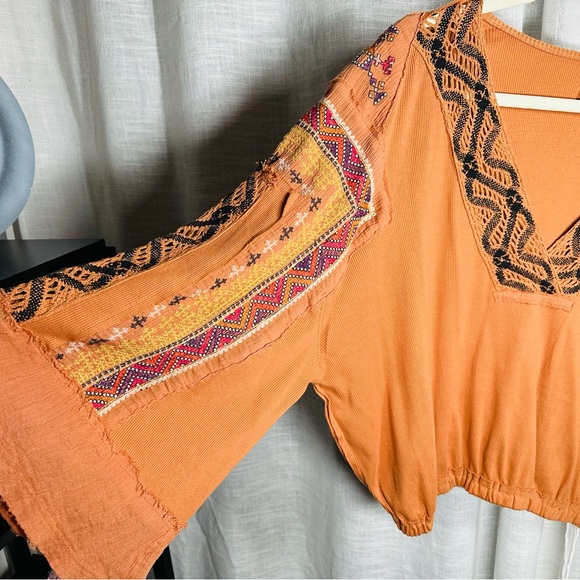 Free People Embroidered Ribbed Cotton Women's Bell Sleeve Boho Top - Picture 3 of 10